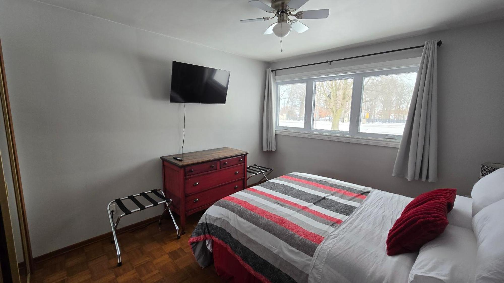 Park Bungalow #4 - Seacliff Beach Suites Leamington Kültér fotó